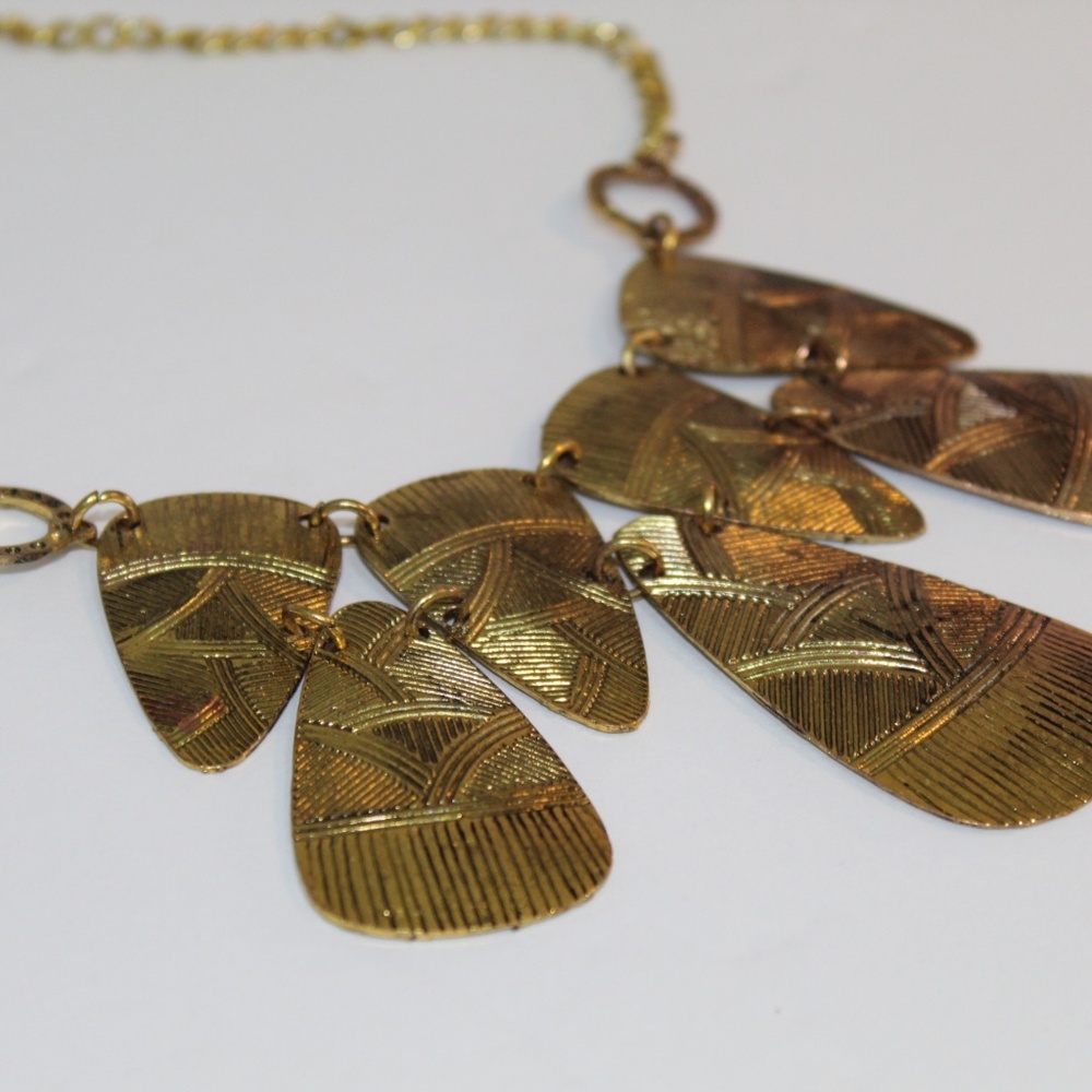 Gold Statement Necklace Intricate Detailed EUC!